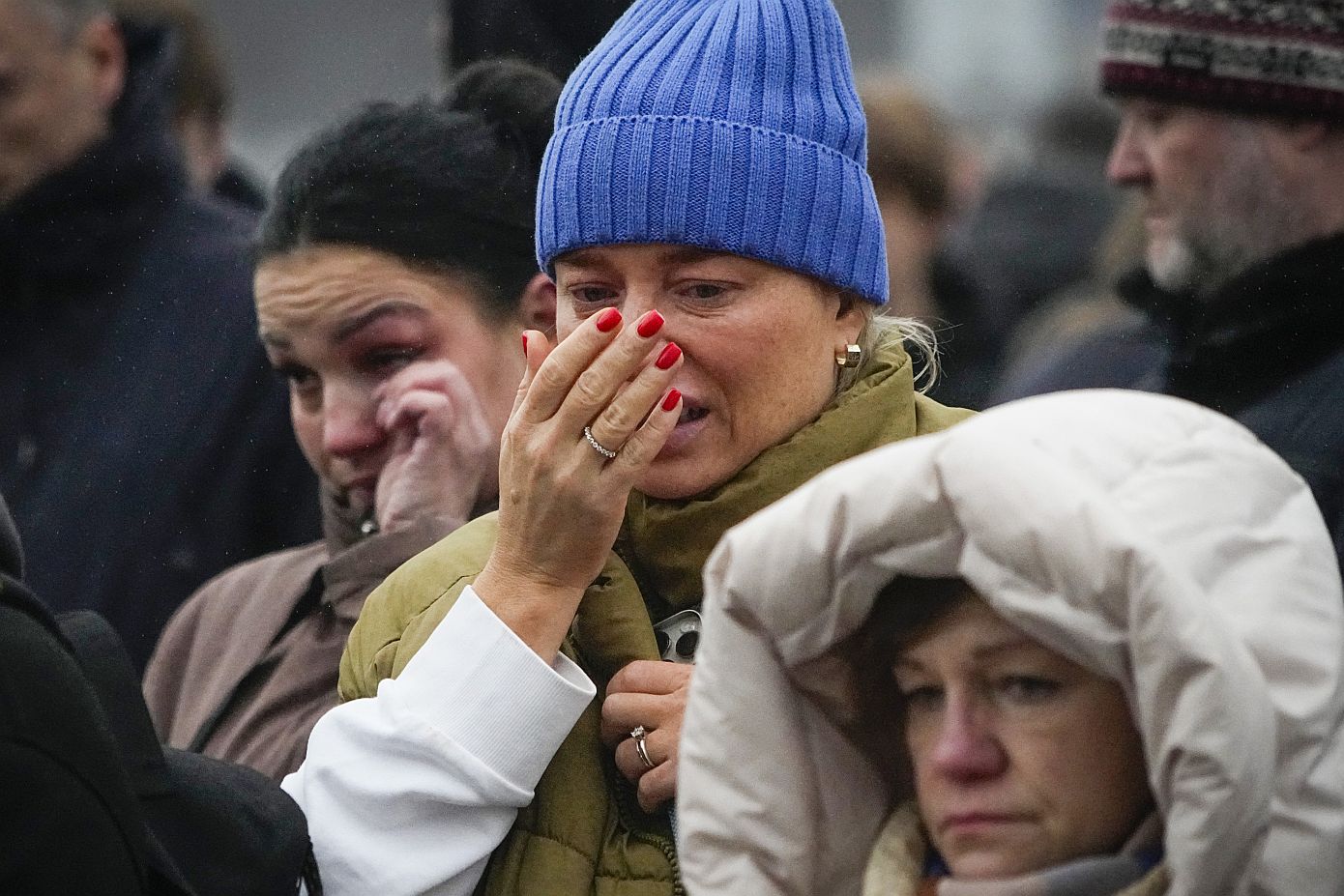 Συγκλονιστικές μαρτυρίες ατόμων που σώθηκαν από το μακελειό στη Μόσχα &#8211; «Έπεσα στο πάτωμα και προσποιήθηκα την νεκρή»